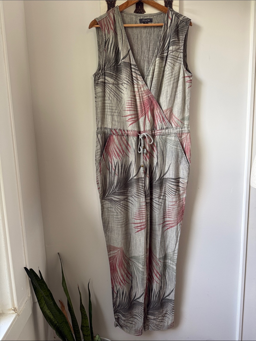Level 99 Sleeveless Palm-Print Jumpsuit Tropical Linen Blend Wrap Top Vacation